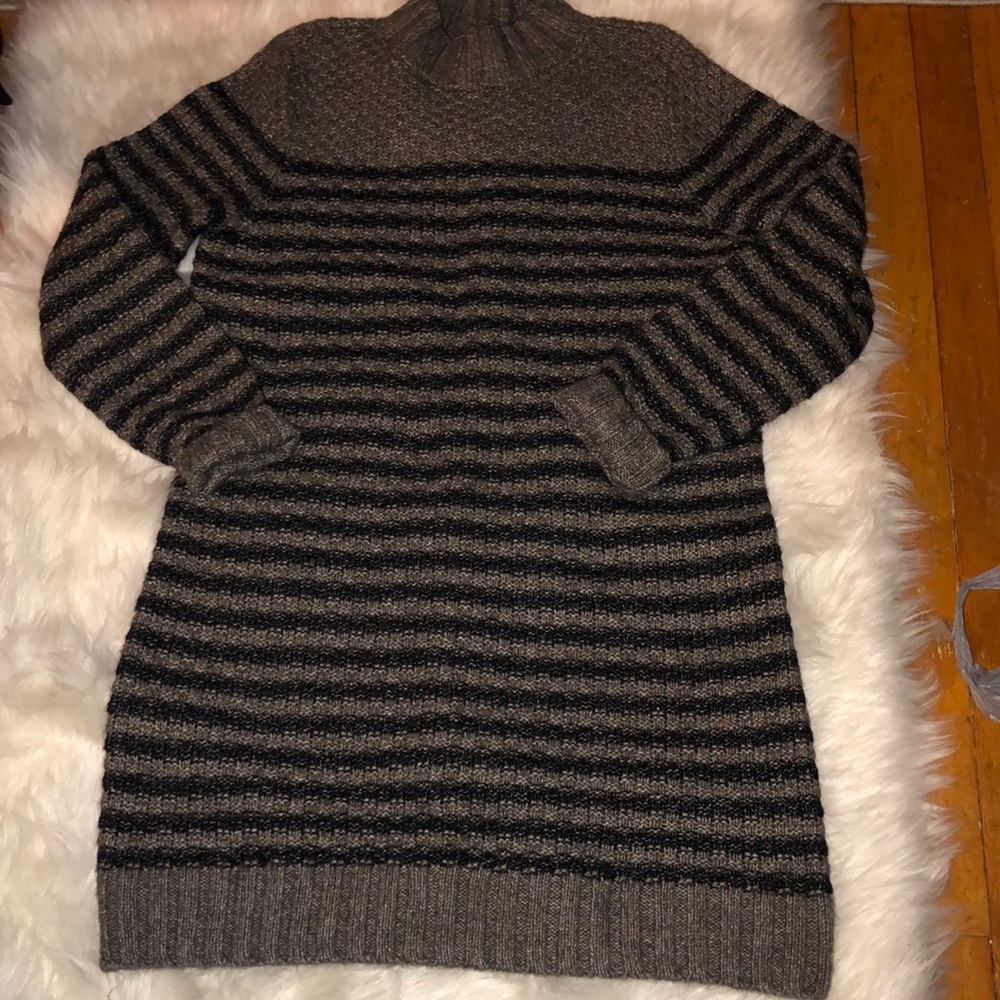 A blue and gray sweater dress